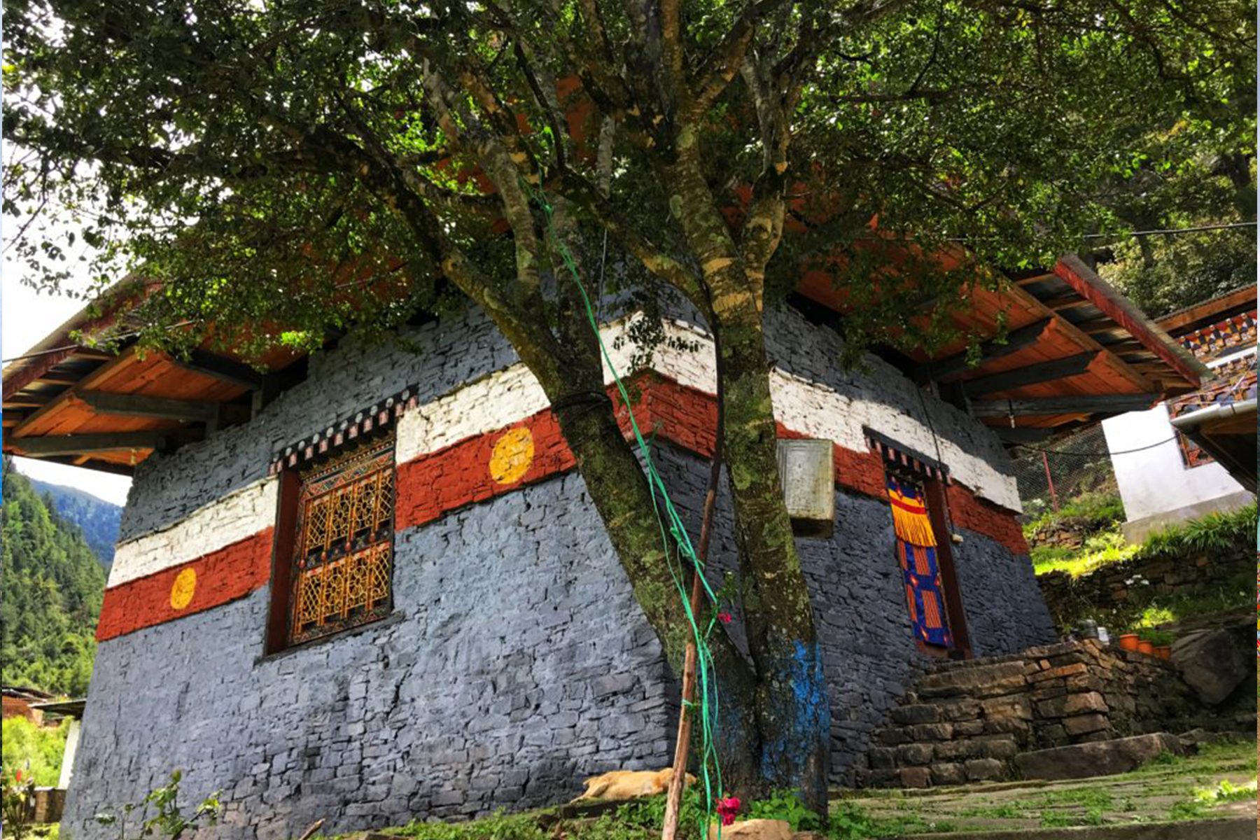 Lhakhang Nagpo
